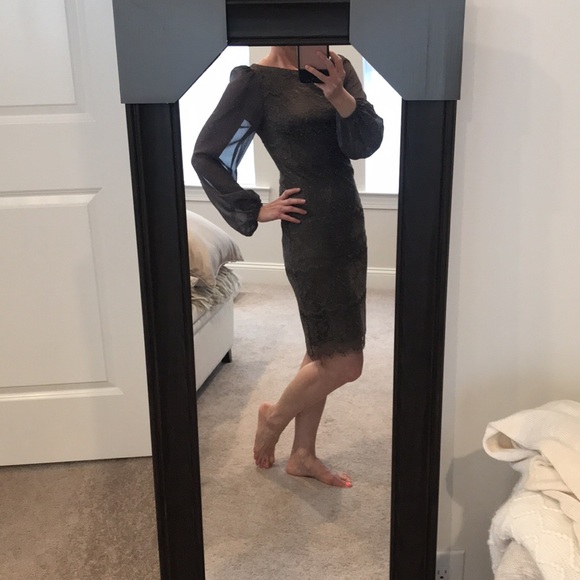 Lace dress - Picture 8 of 8